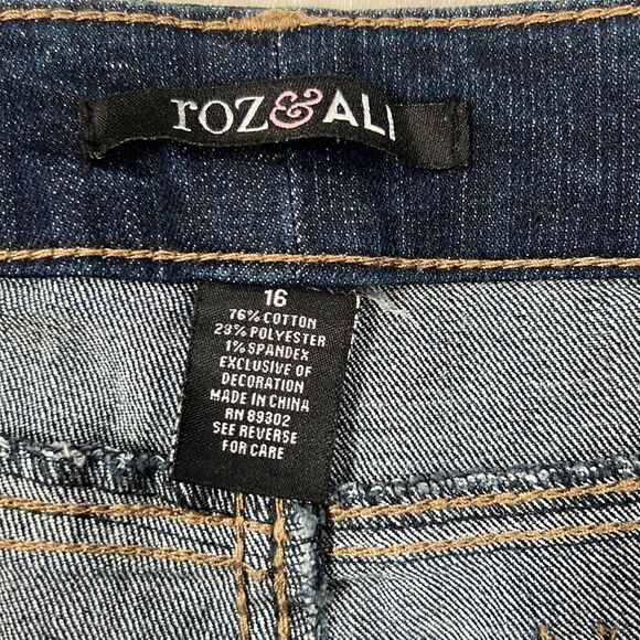 Roz & Ali Slim Bootcut Jeans - Picture 3 of 6